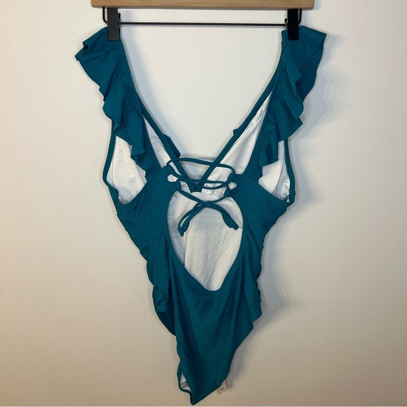 *NWT* Cupshe V-Neck One Piece Swimsuit with Ruffles, Lace Up Back, Size XL - Picture 4 of 11